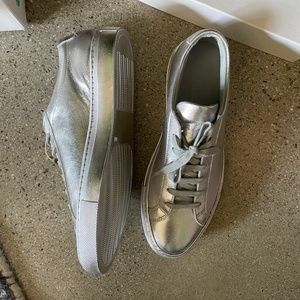 Woman by Common Projects metallic silver leather sneakers size 38 new in box